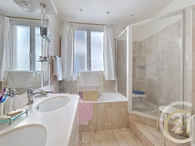 Appartement F6 à vendre - 6 pièces - 123.46 m2 - PARIS - 75011 - ILE-DE-FRANCE - Century 21 Nation
