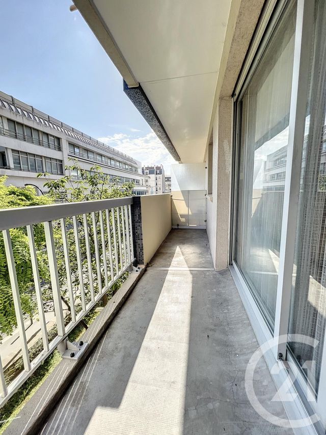  - PARIS - 